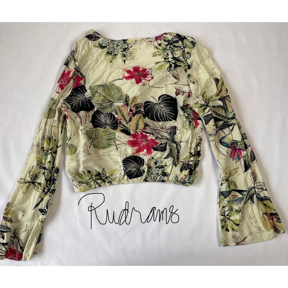 crop top bell sleeve